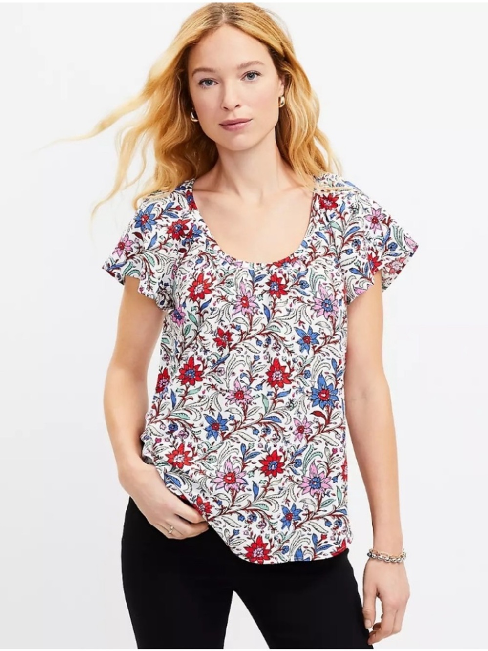 LOFT Spring Bloom linen blend  scoop-neck top flutter sleeves. Women’s size XS